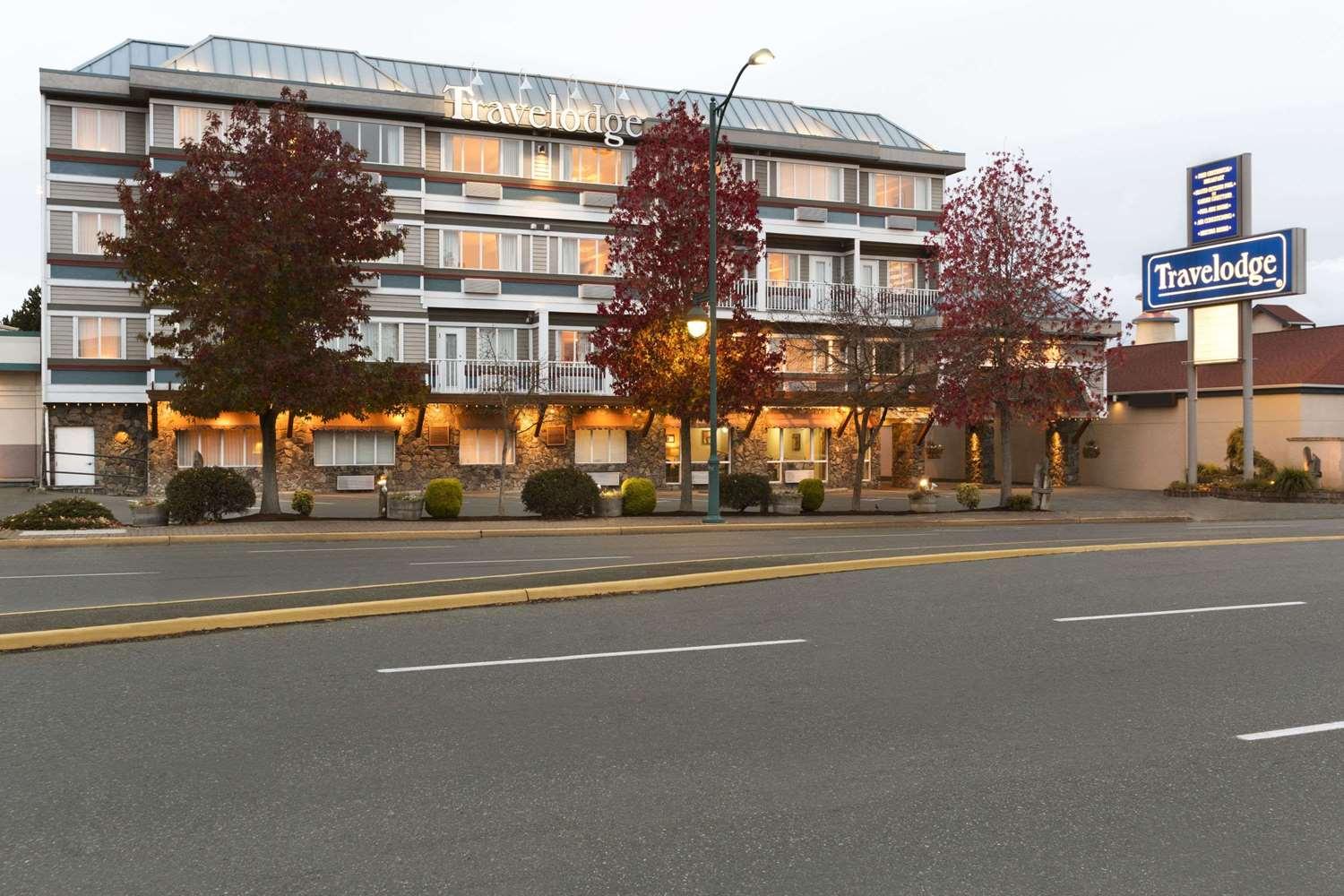 Days Inn By Wyndham Victoria Airport Sidney Ngoại thất bức ảnh