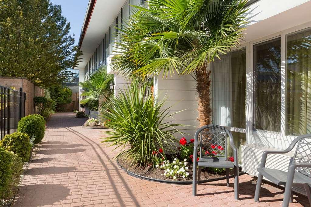 Days Inn By Wyndham Victoria Airport Sidney Phòng bức ảnh