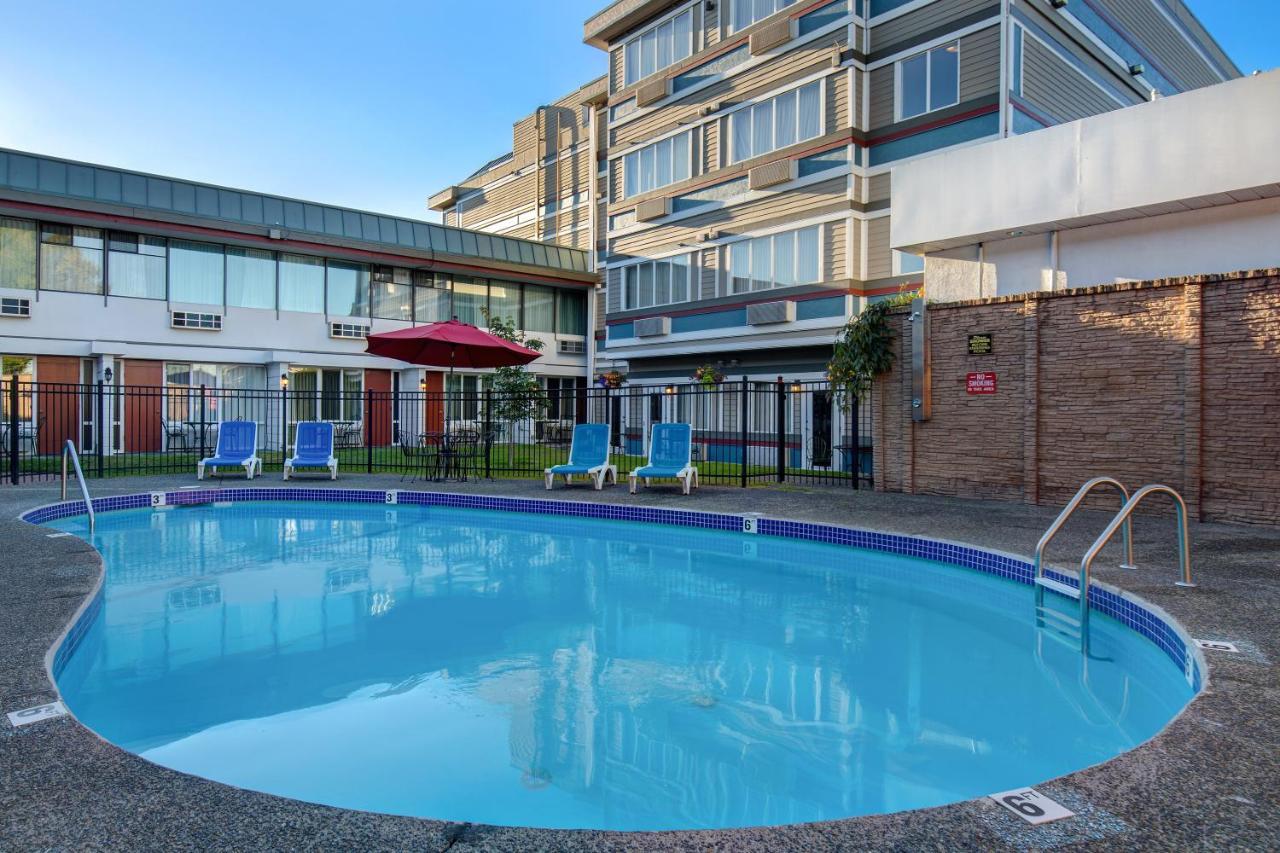 Days Inn By Wyndham Victoria Airport Sidney Ngoại thất bức ảnh