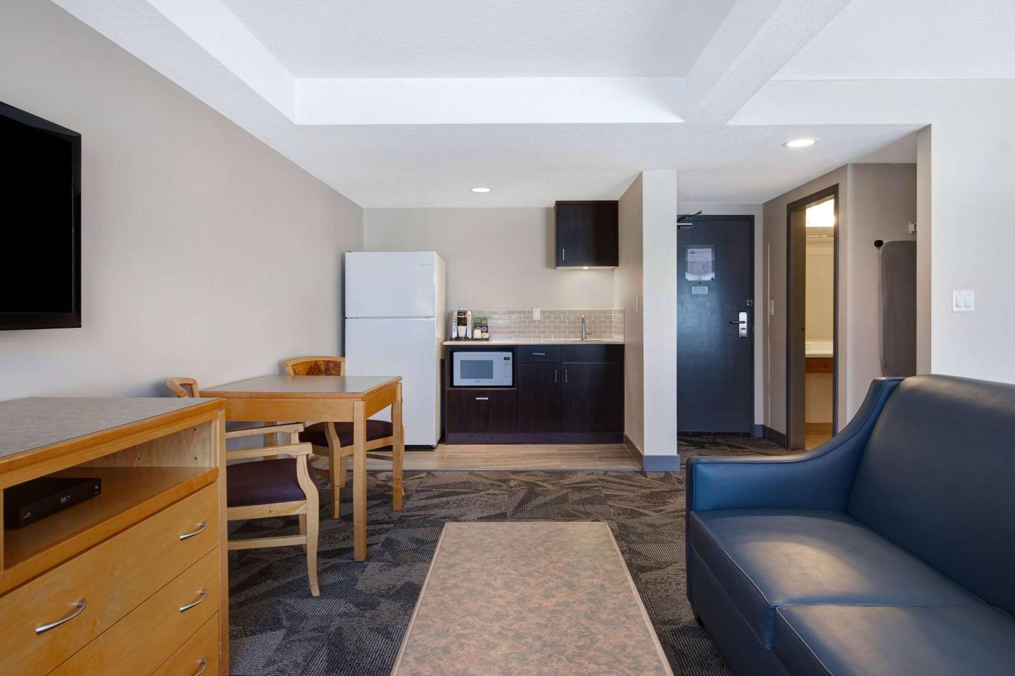 Days Inn By Wyndham Victoria Airport Sidney Ngoại thất bức ảnh