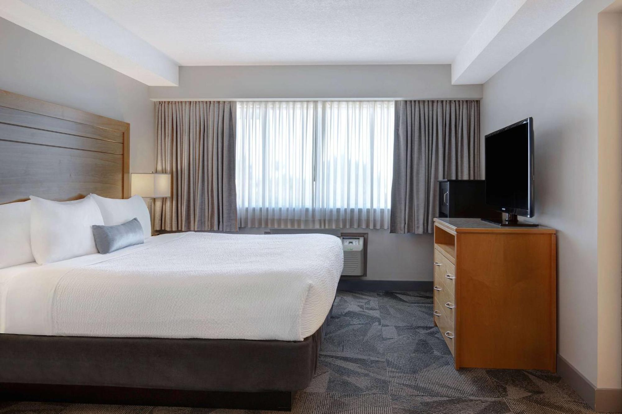 Days Inn By Wyndham Victoria Airport Sidney Ngoại thất bức ảnh
