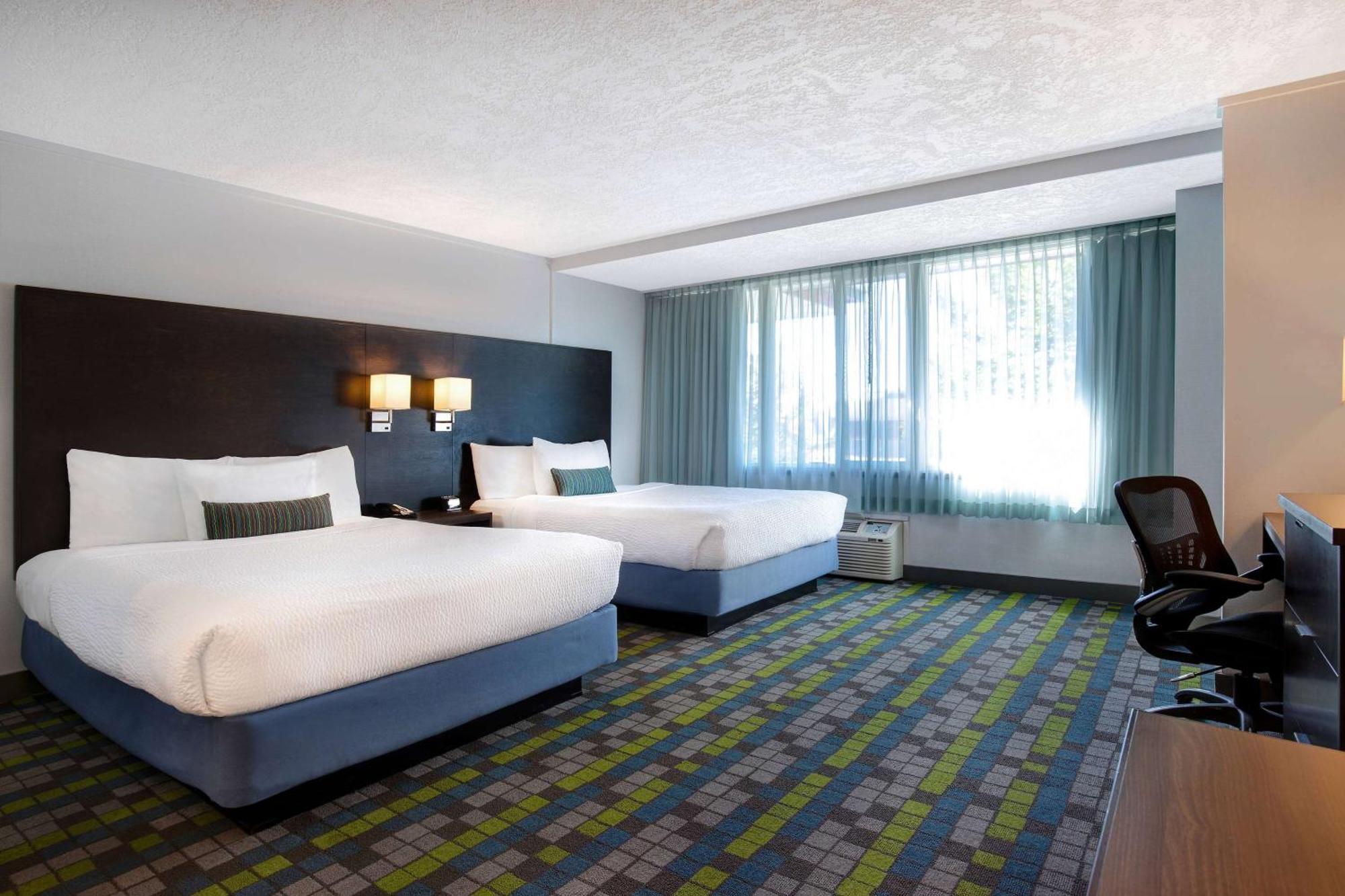 Days Inn By Wyndham Victoria Airport Sidney Ngoại thất bức ảnh