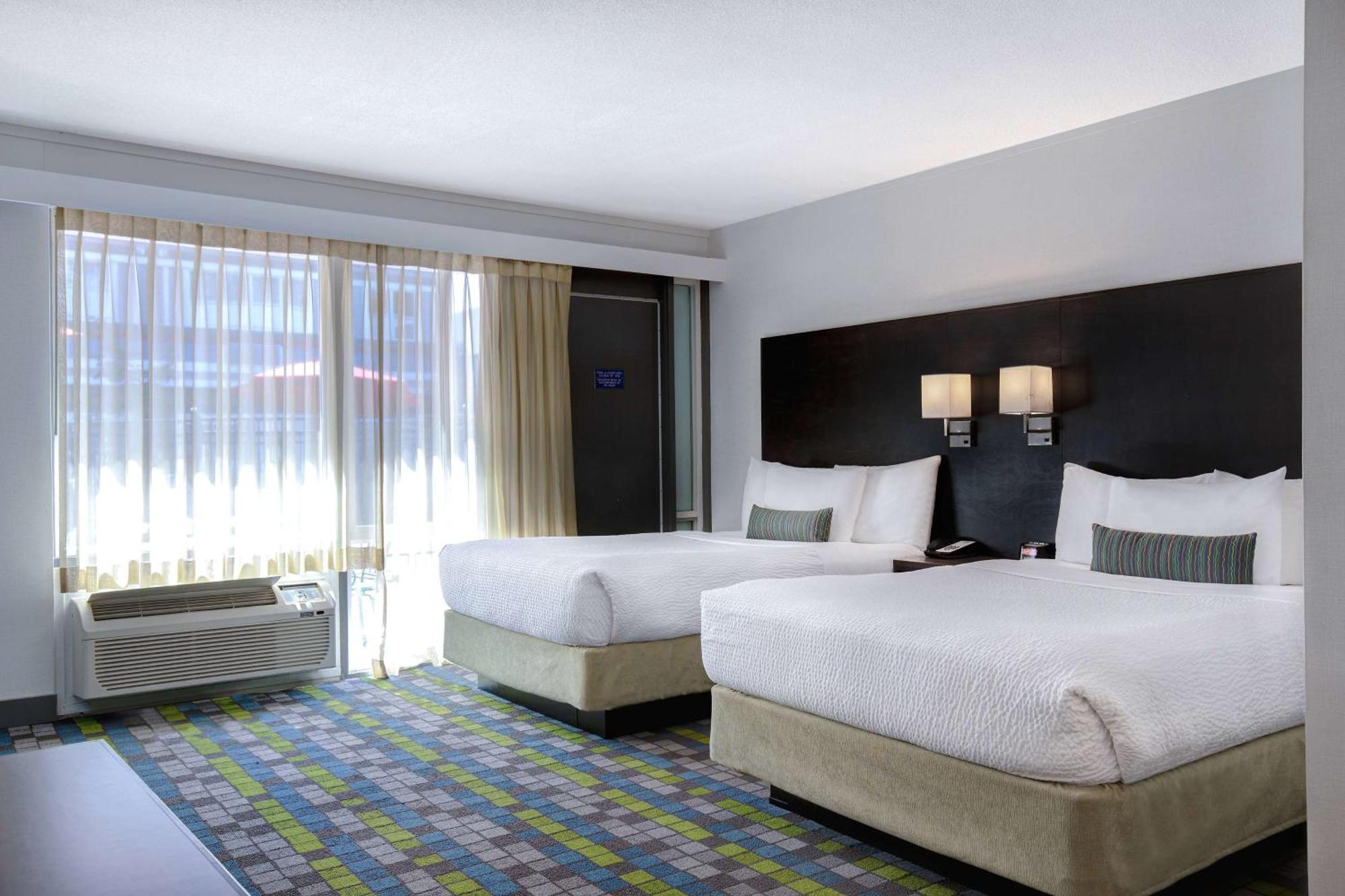 Days Inn By Wyndham Victoria Airport Sidney Ngoại thất bức ảnh