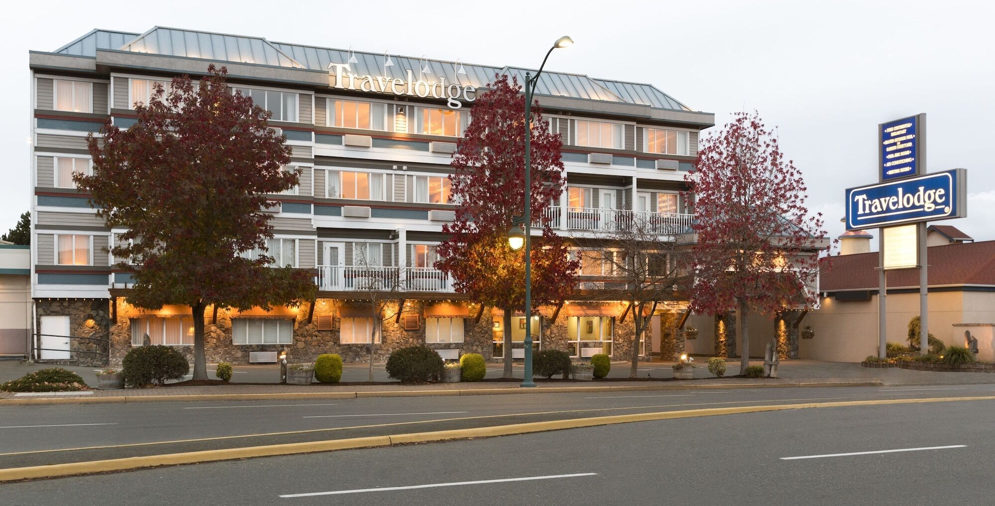 Days Inn By Wyndham Victoria Airport Sidney Ngoại thất bức ảnh