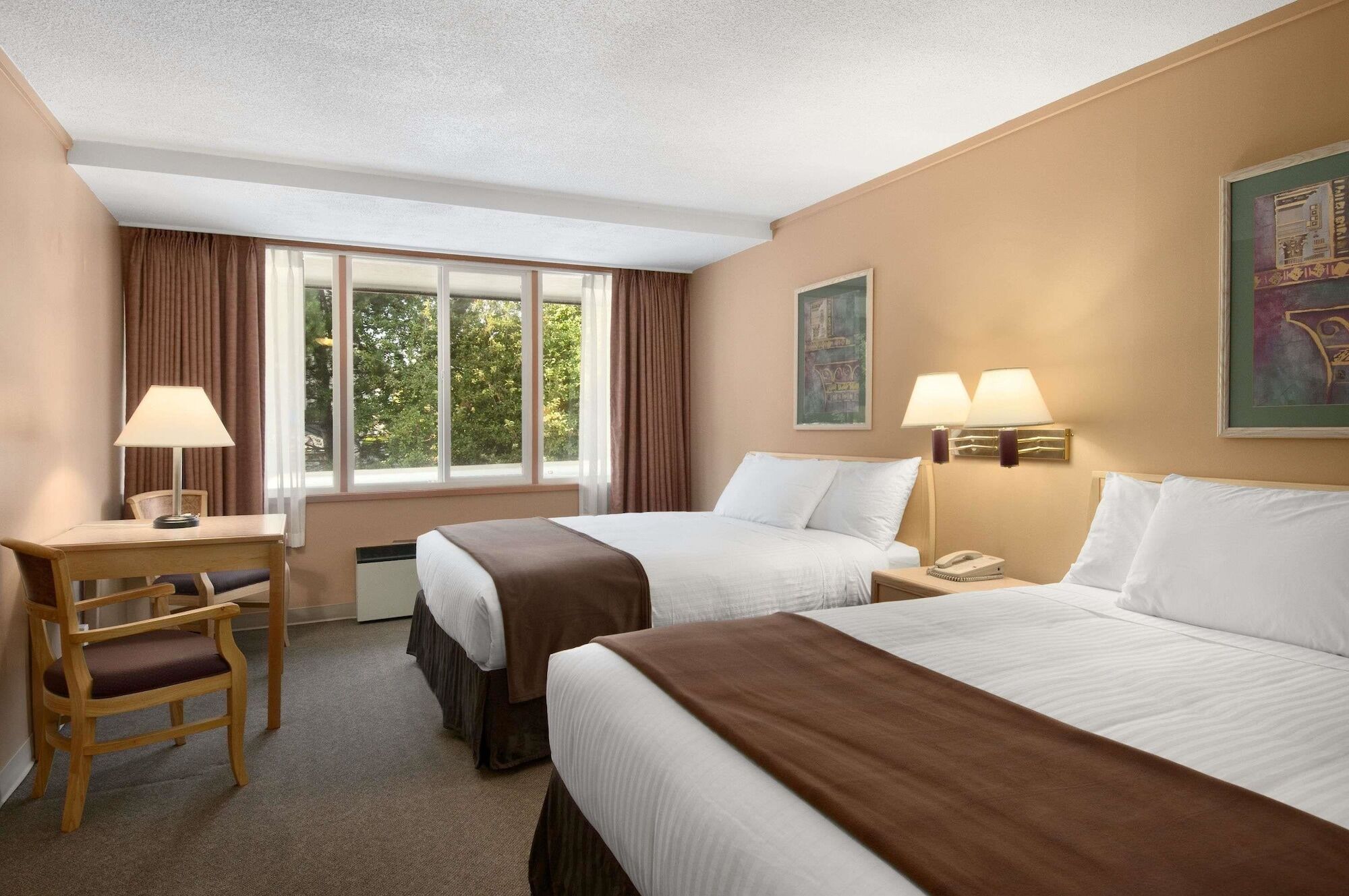 Days Inn By Wyndham Victoria Airport Sidney Ngoại thất bức ảnh